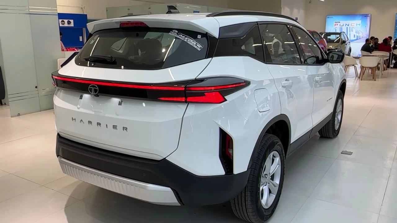 Tata Harrier EV 2025- पेट्रोल की चिंता छोड़ो! Tata का नया EV लाए 500KM रेंज और लग्जरी फीचर्स के साथ