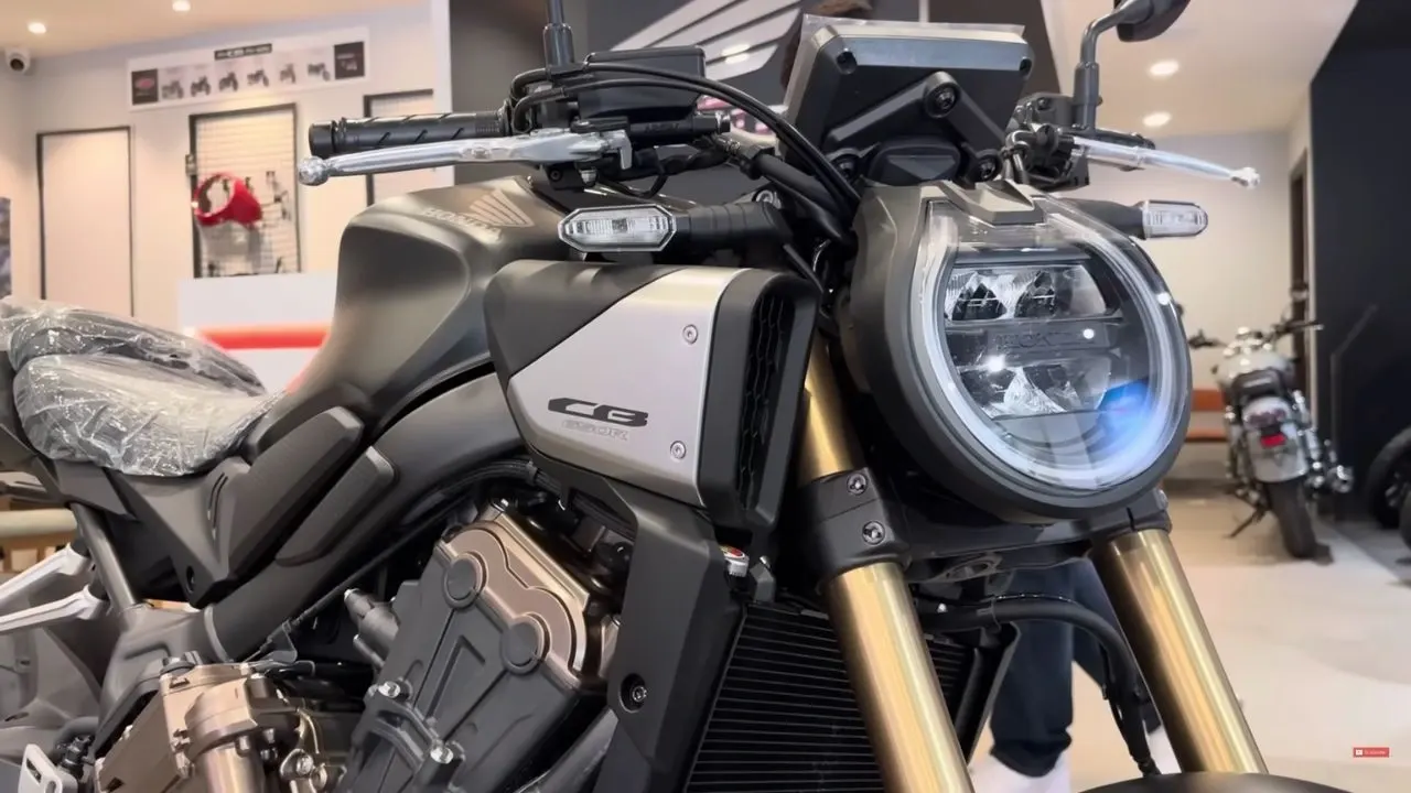 अब क्लच को भूल जाओ! Honda CB650R E-Clutch लॉन्च – सुपरबाइक लवर्स के लिए क्लचलेस राइडिंग का धांसू तोहफा