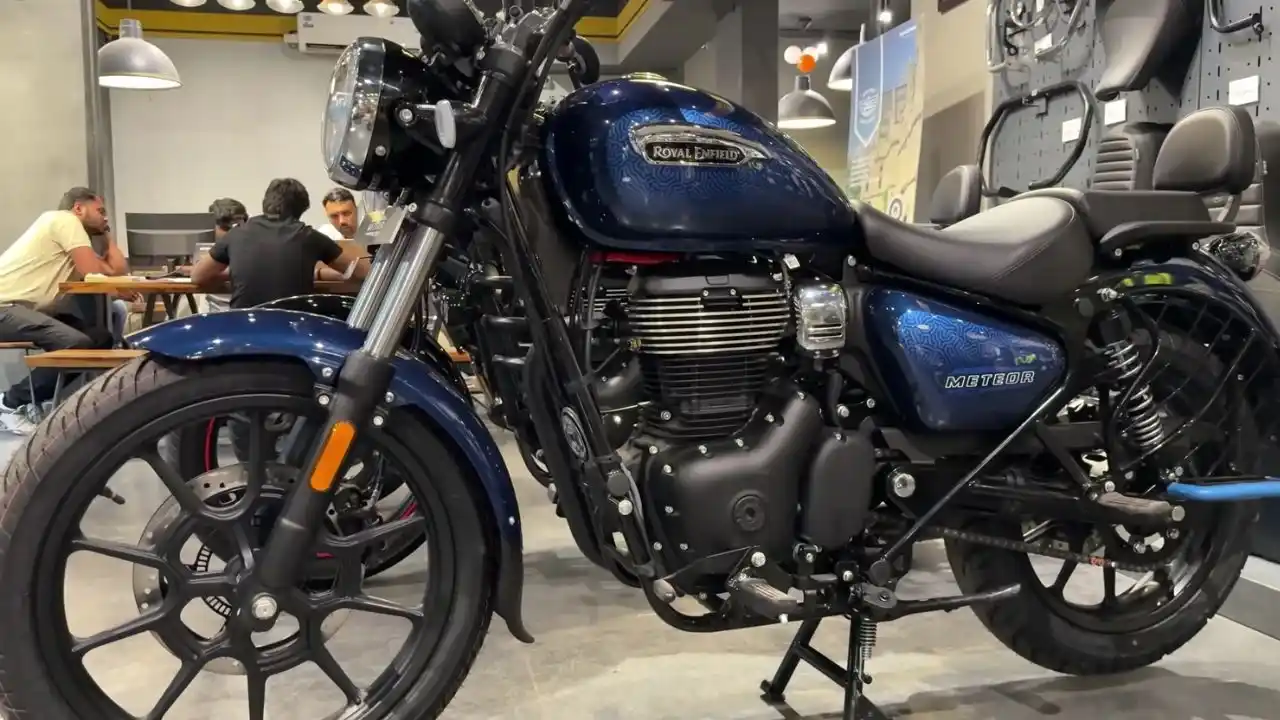 Royal Enfield Meteor 350 2025: नए रंगों में धमाकेदार वापसी! जानिए क्या है खास और कीमत का बड़ा सरप्राइज