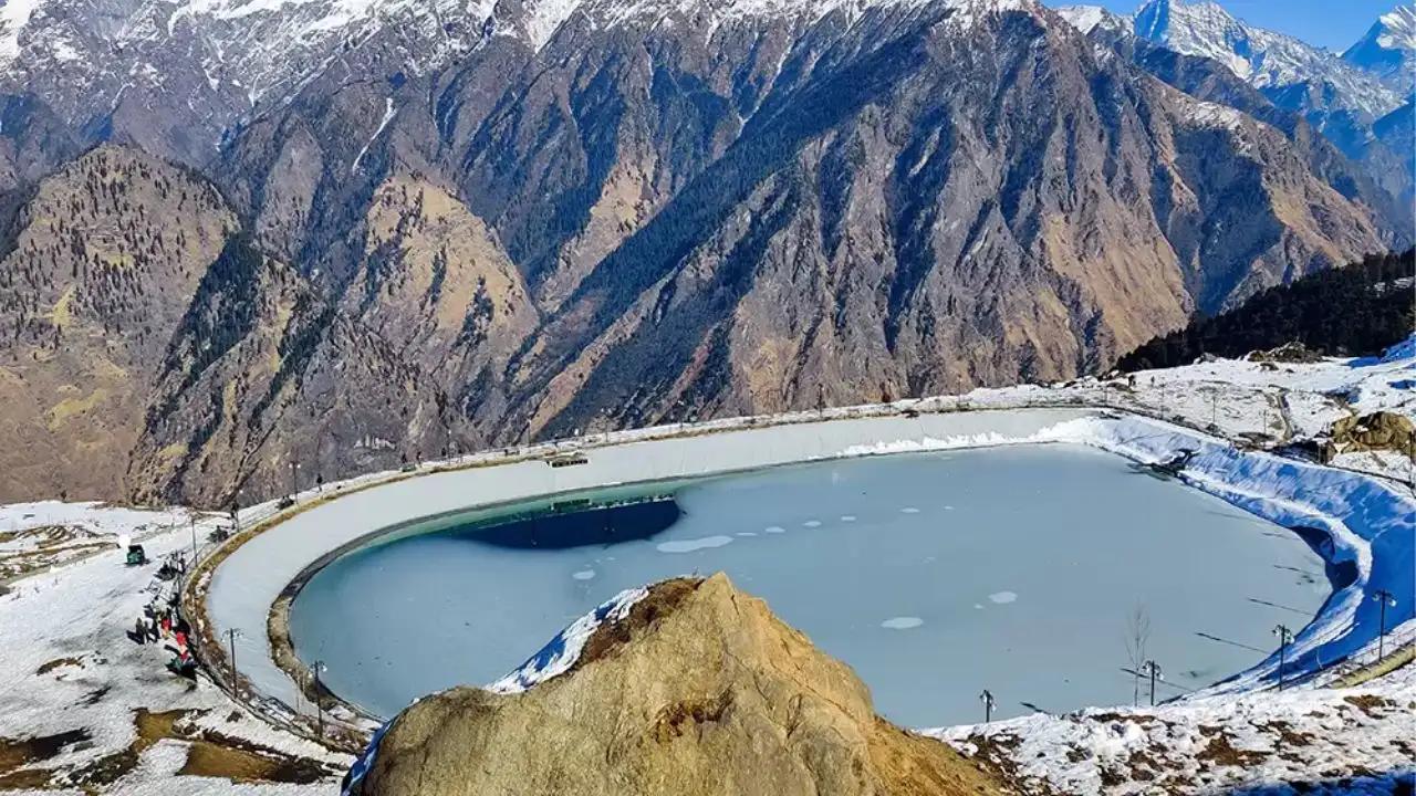 Auli Uttarakhand Guide: भारत का 'Mini Switzerland' जहाँ सर्दियों में जन्नत उतर आती है ज़मीन पर