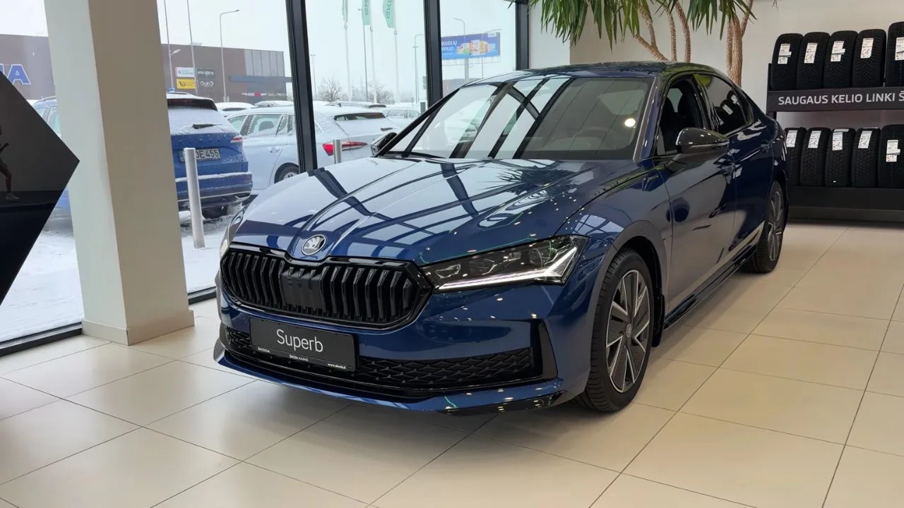 Skoda Superb 2026 India Launch: BMW और Camry की नींद उड़ाने आ रही है यह Premium Sedan, जानें Price और Features