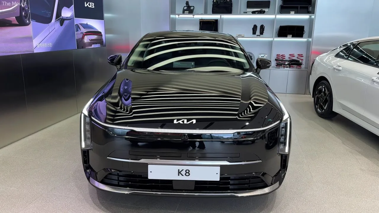2026 Kia K8: शानदार लक्ज़री, 18 kmpl माइलेज और EV9 वाला धांसू लुक! क्या भारत आ रही है ये प्रीमियम Sedan?